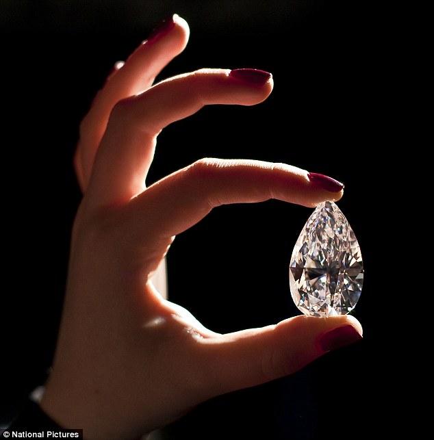 hand with diamond